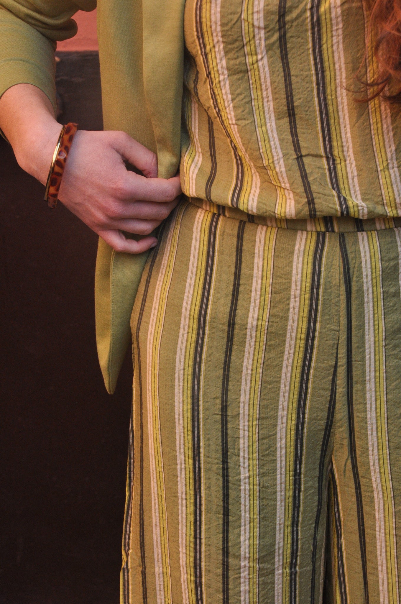 Pantalon Carmen porté - look bohème décontracté femme