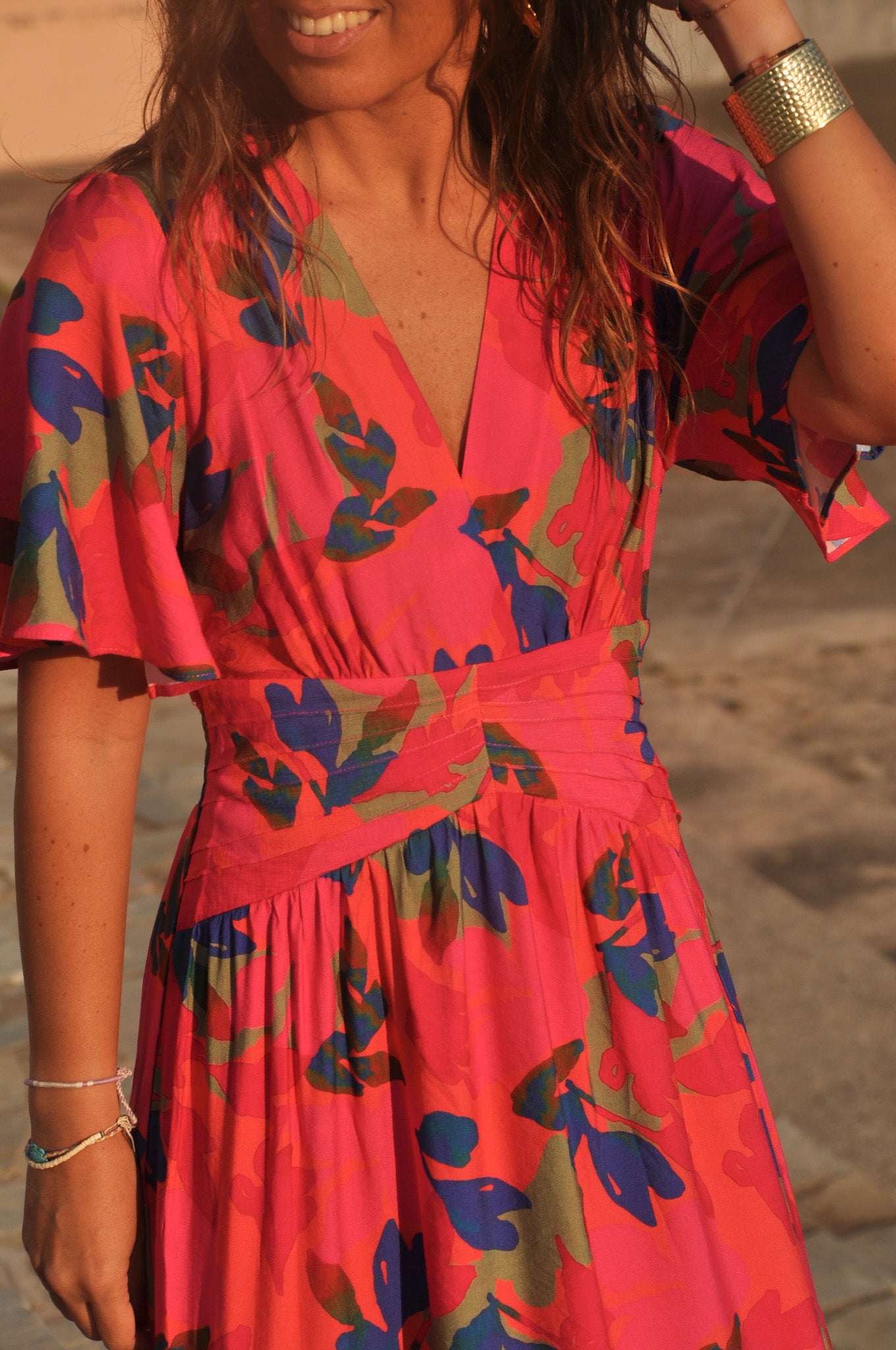 detail-decollete-v-robe-longue-fleurie.jpg
