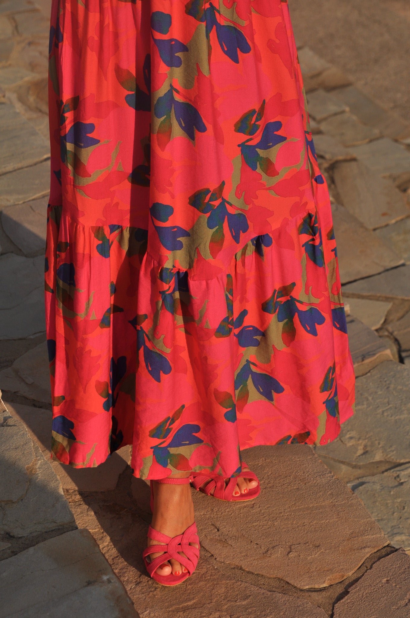 DSC_0501	bas-robe-longue-volant-sandales-roses.jpg