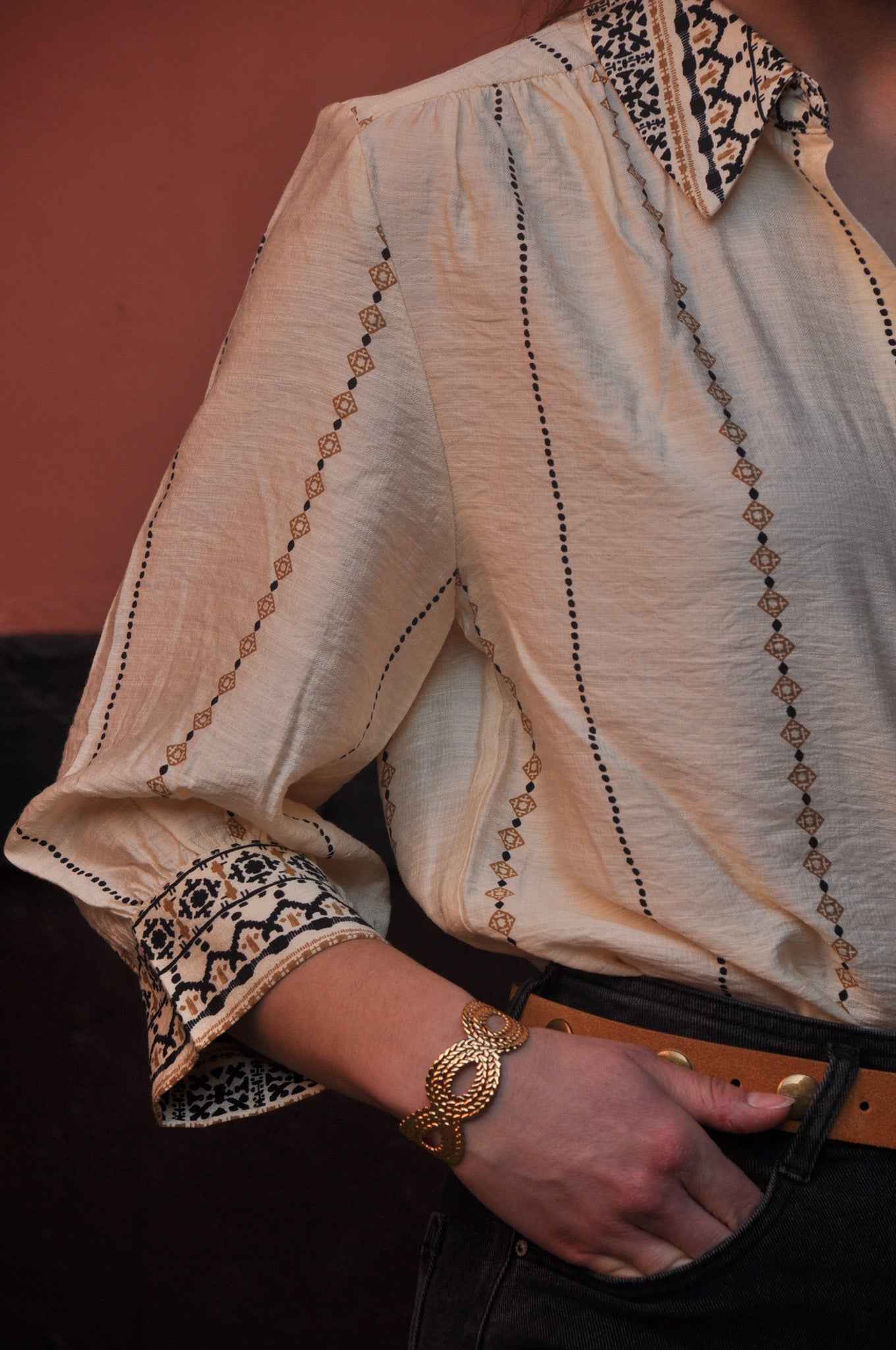 Détail chemise Bianca - matière qualité et finitions soignées